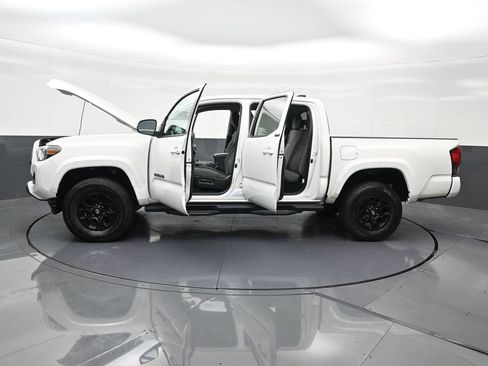 Used 2022 Toyota Tacoma SR5 RWD image 33