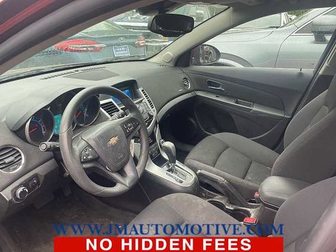 Used 2015 Chevrolet Cruze LT FWD image 2