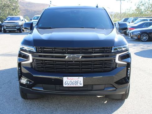 Used 2023 Chevrolet Suburban LT w/ Luxury Package RWD image 2