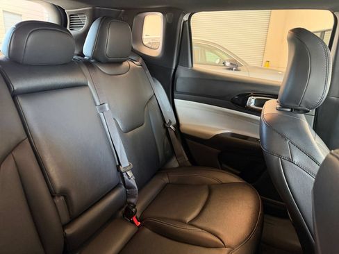 Used 2025 Jeep Compass Limited AWD/4WD image 32