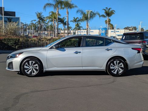 Certified 2025 Nissan Altima 2.5 S image 5