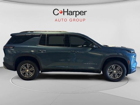 Used 2025 Chevrolet Traverse LT AWD/4WD image 2