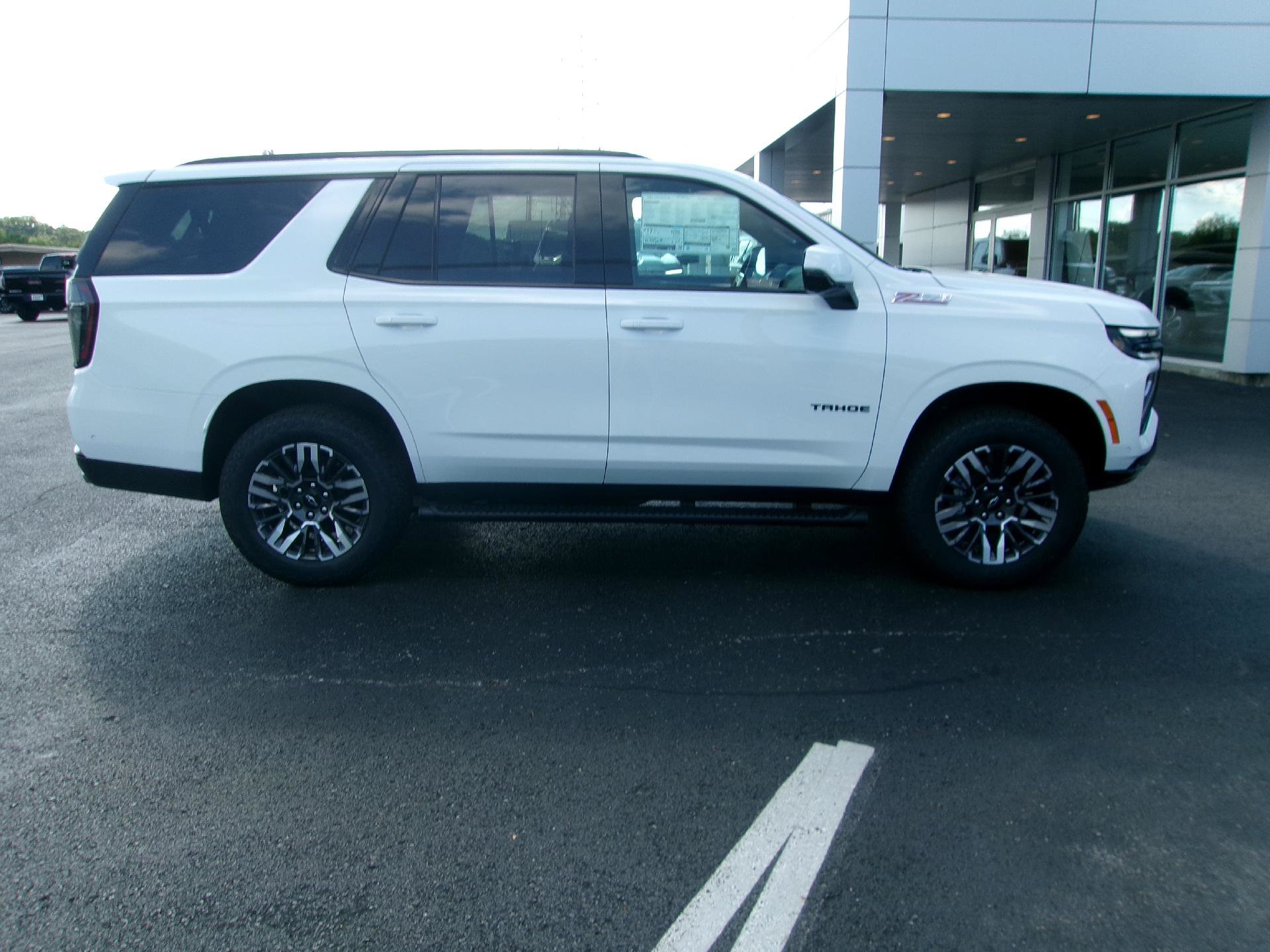 New 2026 Chevrolet Tahoe Z71 w/ Comfort Package AWD/4WD image 2
