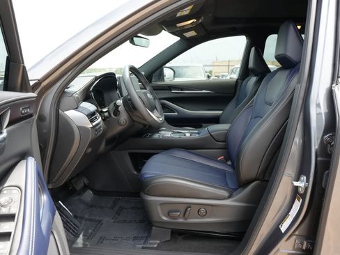 Certified 2026 INFINITI QX60 Sport w/ Dark Cargo Package AWD/4WD image 17