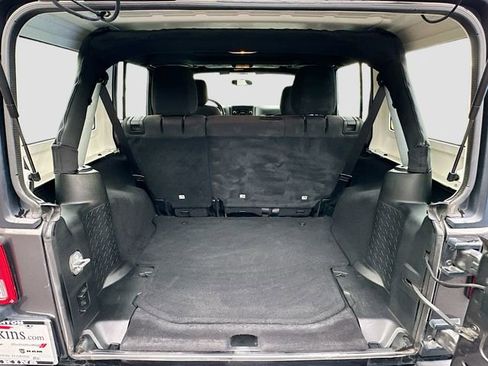 Used 2018 Jeep Wrangler Unlimited Sport w/ Connectivity Group image 21