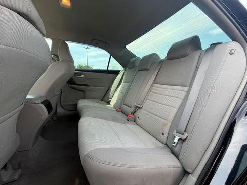 Used 2016 Toyota Camry LE FWD image 19