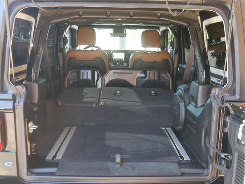 Used 2021 Jeep Wrangler Unlimited Rubicon 4xe w/ Steel Bumper Group image 30