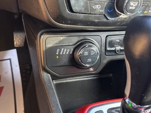 Used 2019 Jeep Renegade Trailhawk image 33