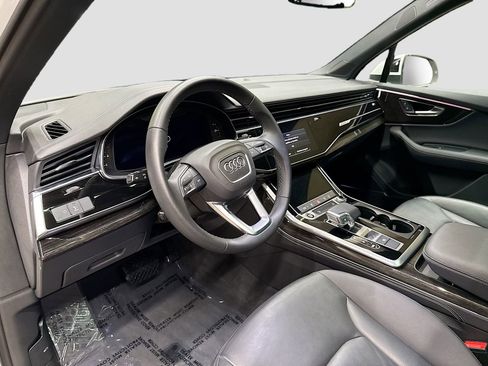 Used 2025 Audi Q7 3.0T Premium Plus AWD/4WD image 9