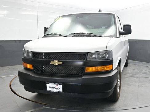Used 2024 Chevrolet Express 3500 LS RWD image 2