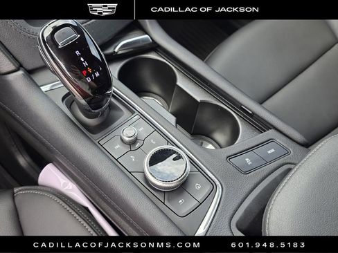 Certified 2025 Cadillac XT6 Luxury FWD image 16