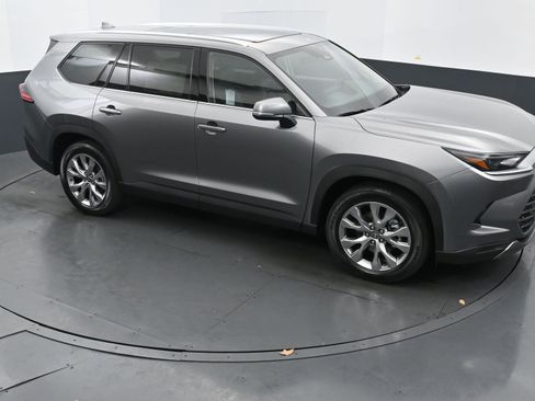 Used 2026 Toyota Grand Highlander AWD Hybrid image 34