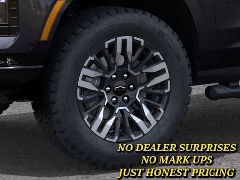 New 2026 Chevrolet Suburban Z71 AWD/4WD image 9