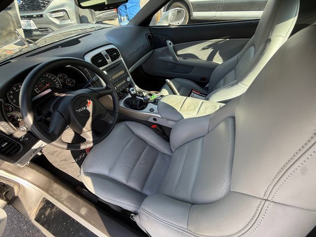 Used 2005 Chevrolet Corvette Coupe w/ Preferred Equipment Group RWD image 13