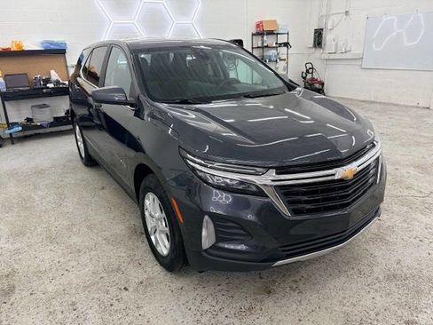 Used 2022 Chevrolet Equinox LT w/ Driver Convenience Package AWD/4WD image 8