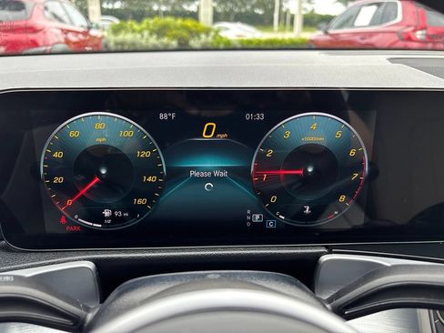 Used 2022 Mercedes-Benz GLB 250 w/ Premium Package Lite image 27
