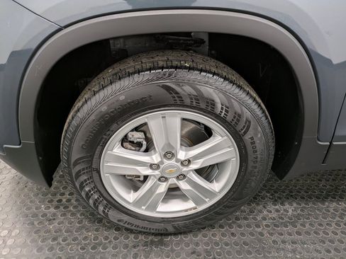 Used 2022 Chevrolet Trax LT w/ LT Convenience Package image 7