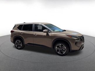 Used 2025 Nissan Rogue SV FWD video 2