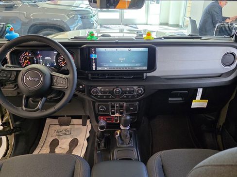 New 2026 Jeep Gladiator Sport AWD/4WD image 16