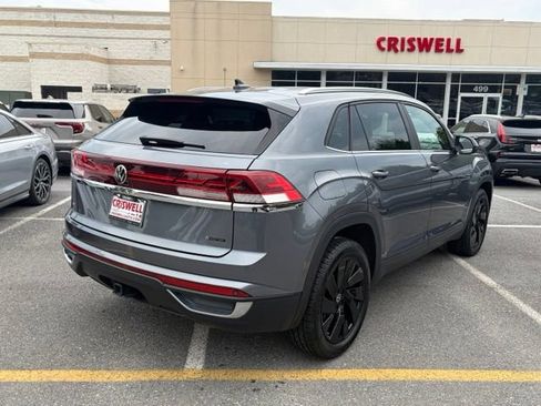 Used 2024 Volkswagen Atlas Cross Sport SE w/ Black Wheel Package AWD/4WD image 8