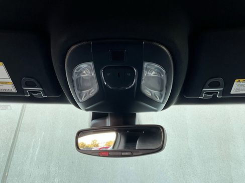 Used 2025 Jeep Compass Trailhawk image 15