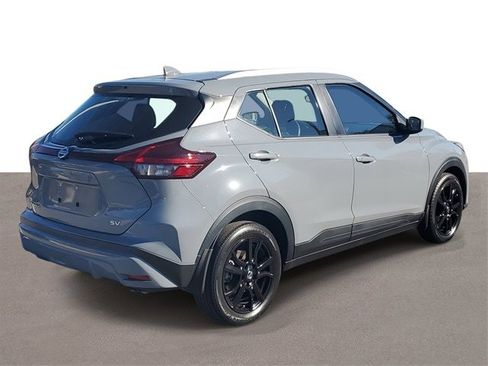 Used 2021 Nissan Kicks SV image 4