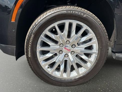 Used 2025 GMC Yukon Elevation image 10