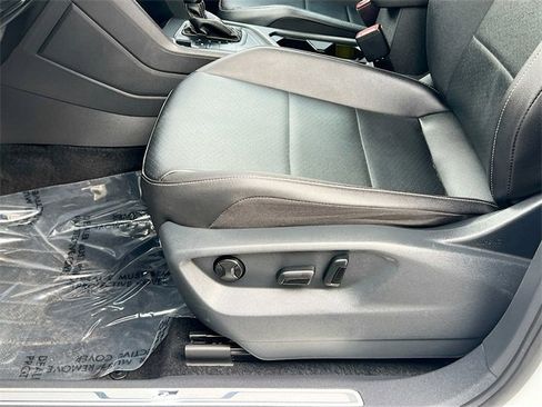 Used 2021 Volkswagen Tiguan SE R-Line image 18