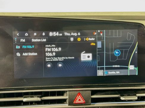 Used 2024 Hyundai Elantra SEL FWD image 28