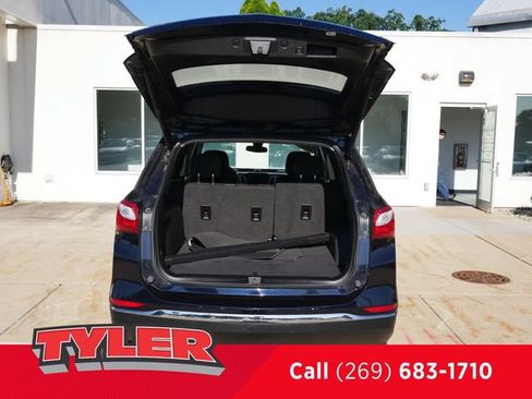 Used 2020 Chevrolet Equinox LT w/ Driver Convenience Package FWD image 16