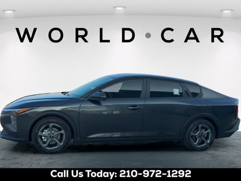 Used 2026 Kia K4 FWD image 6