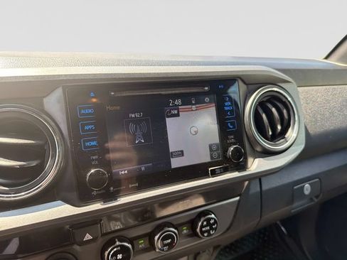 Used 2018 Toyota Tacoma TRD Off-Road AWD/4WD image 23