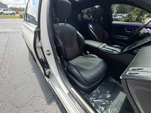 Used 2022 Mercedes-Benz S 500 4MATIC w/ AMG Line Package image 34