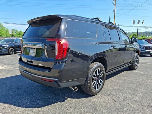 Used 2023 GMC Yukon XL AT4 w/ AT4 Premium Package AWD/4WD image 8