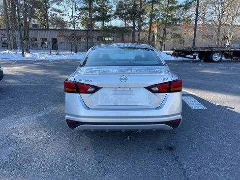 Used 2024 Nissan Altima 2.5 SV image 6