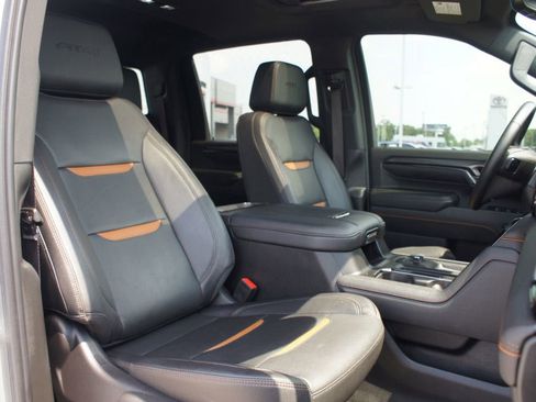 Used 2024 GMC Sierra 2500 AT4 w/ AT4 Premium Plus Package AWD/4WD image 22