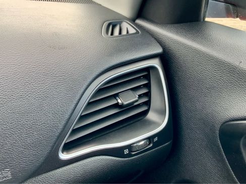 Used 2021 Jeep Cherokee Trailhawk image 49