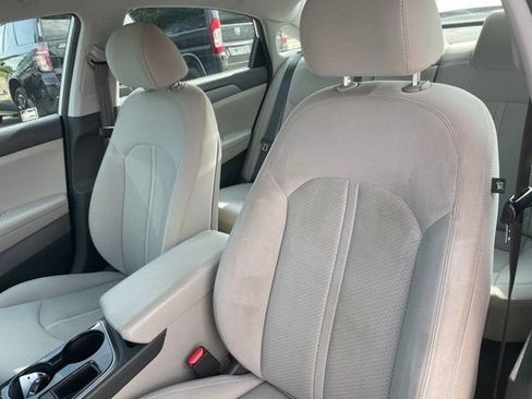 Used 2018 Hyundai Sonata SE FWD image 9