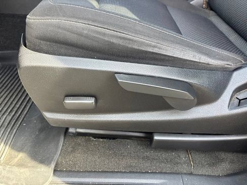 Used 2017 Chevrolet Colorado LT w/ LT Convenience Package RWD image 14