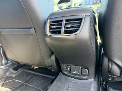 Used 2025 Chevrolet Malibu LT FWD image 19