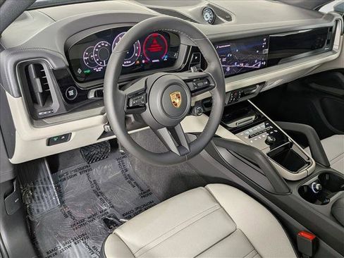 New 2026 Porsche Cayenne Coupe image 4