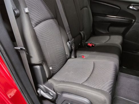 Certified 2018 Dodge Journey SE image 20