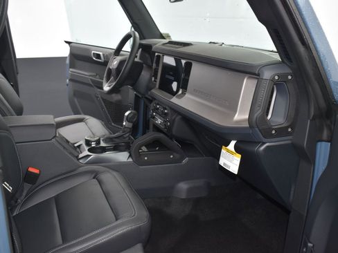 New 2025 Ford Bronco Outer Banks w/ Sasquatch Package AWD/4WD image 16