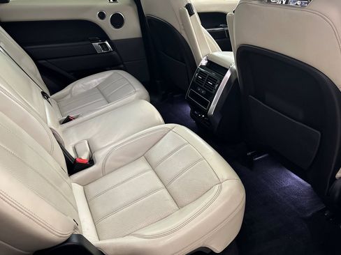 Used 2020 Land Rover Range Rover Sport HSE image 31