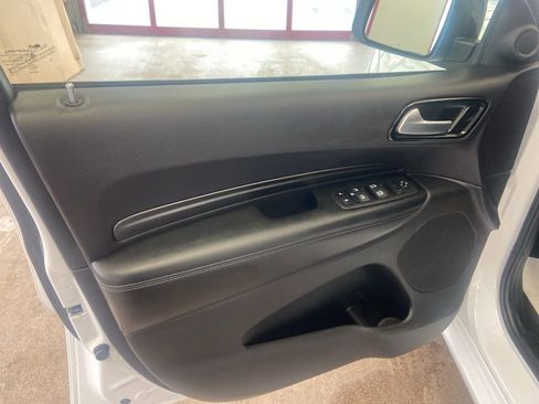 Certified 2024 Dodge Durango SXT w/ SXT Blacktop Group image 9