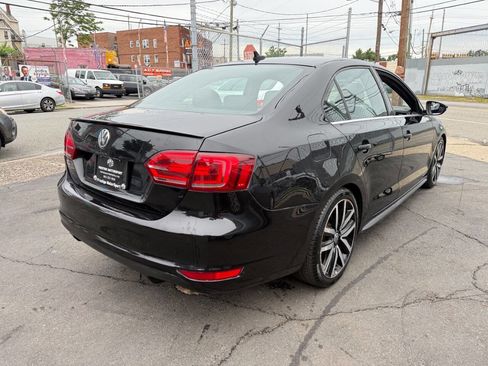Used 2013 Volkswagen Jetta GLI Autobahn FWD image 6
