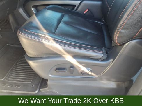 Used 2021 Nissan Titan PRO-4X w/ Pro-4x Convenience Package image 9