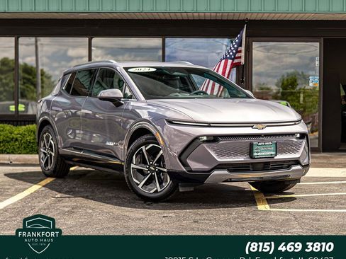 Used 2024 Chevrolet Equinox EV LT FWD image 1