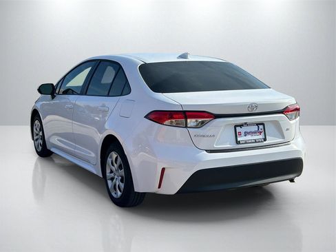 Used 2025 Toyota Corolla LE image 7