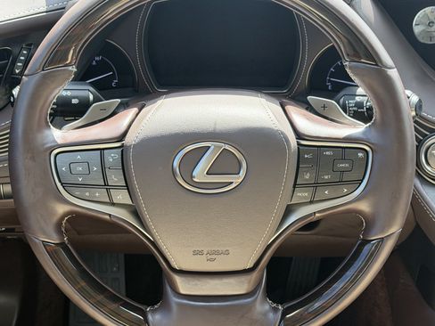 Used 2018 Lexus LS 500 w/ Luxury Package RWD image 13